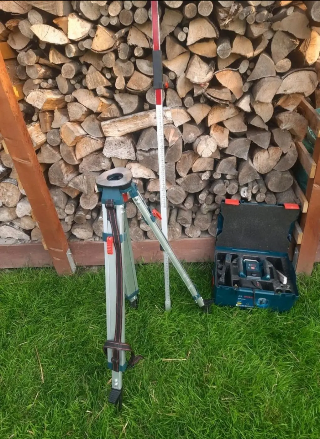 Bosch GRL 400 H Rotationslaser mit Stativ, Messlatte, Empfänger und Koffer