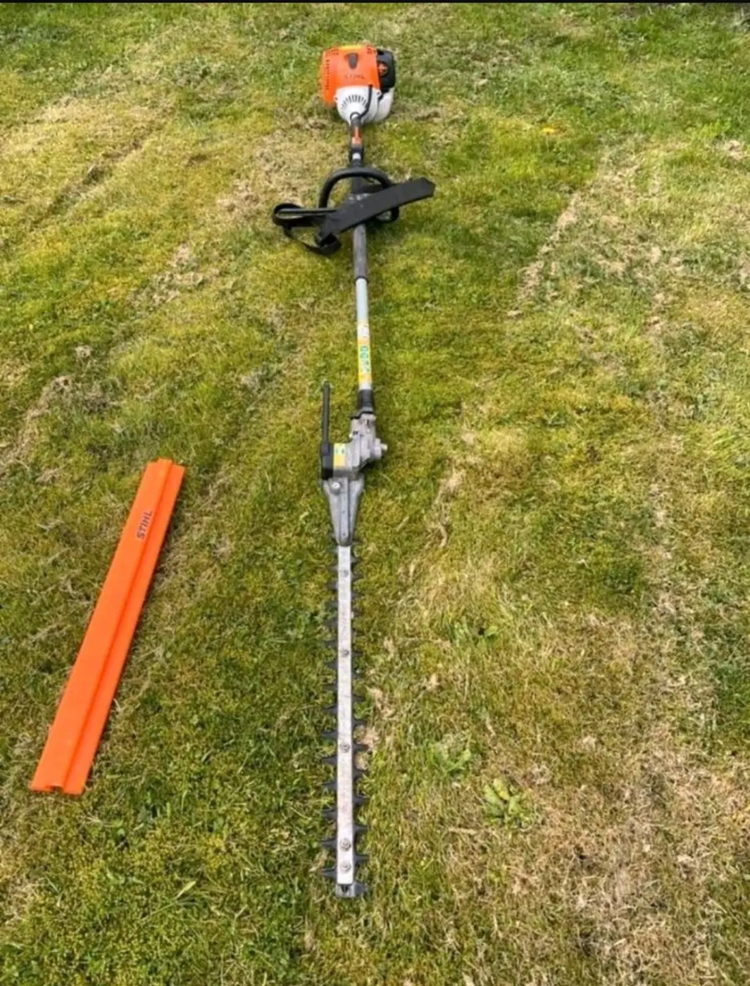 STIHL HL 100 Benzin-Heckenschneider mit langem Schaft